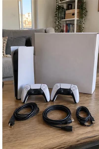 DÉMO - Console de jeux et deux manettes, photo 3